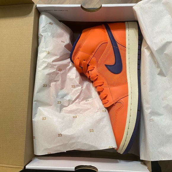 Air Jordan 1 Mid Orange/Navy Size 10.5 Shoes CD7240-804 with Box - Picture 2 of 10